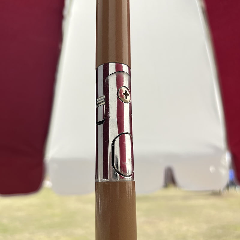 Rám z 2M vlákien, ľahký hliníkový hriadeľ, obyčajný slnečník.