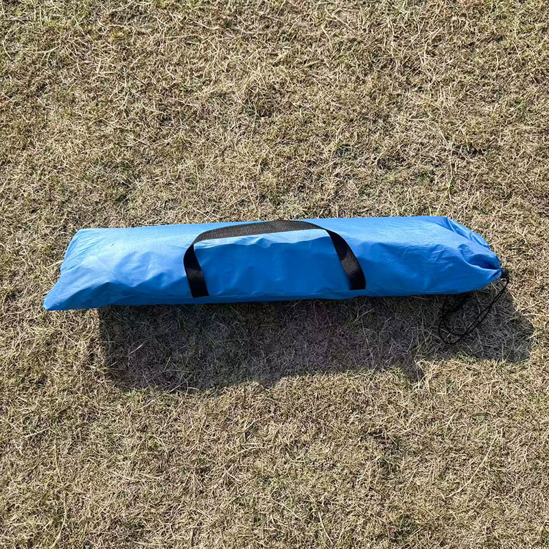 Ľahký, trojstranný vetraný plážový stan