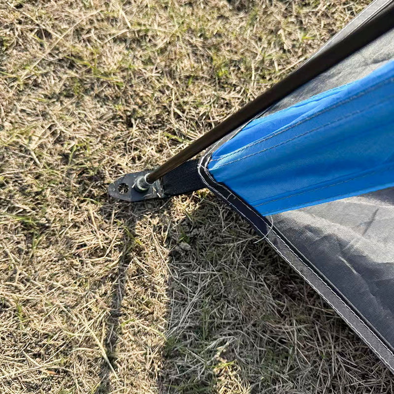 Ľahký, trojstranný vetraný plážový stan