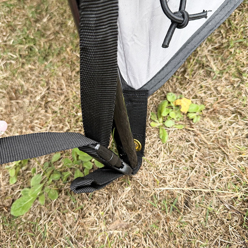 Vonkajší kempingový dvojvrstvový stan, ktorý sa pripája k zadnej časti vozidla