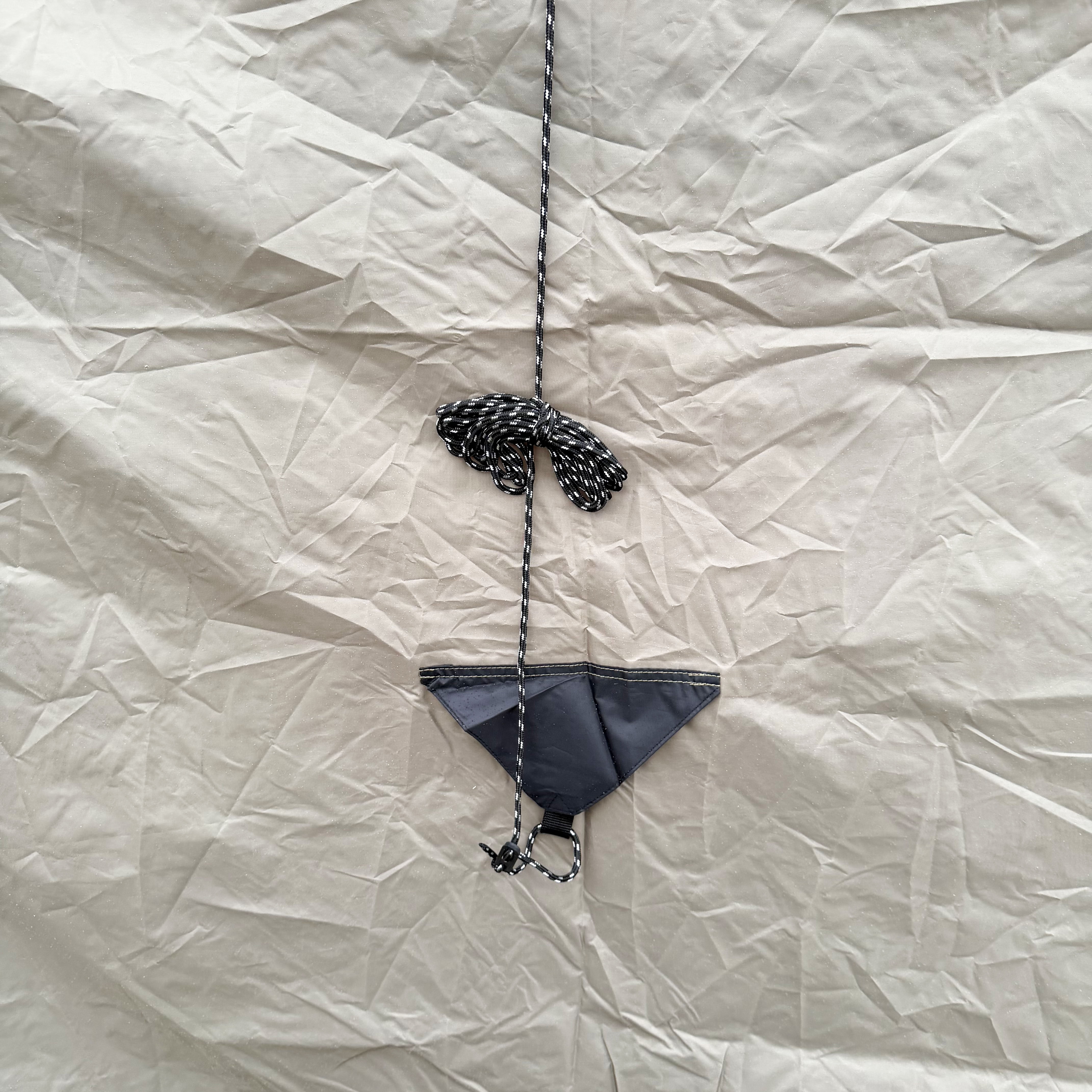 Vonkajší kempingový dvojvrstvový stan, ktorý sa pripája k zadnej časti vozidla