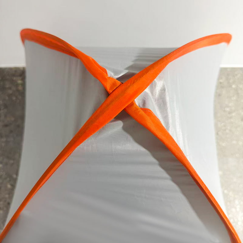 Výsuvný prenosný stan so sprejom a dažďom