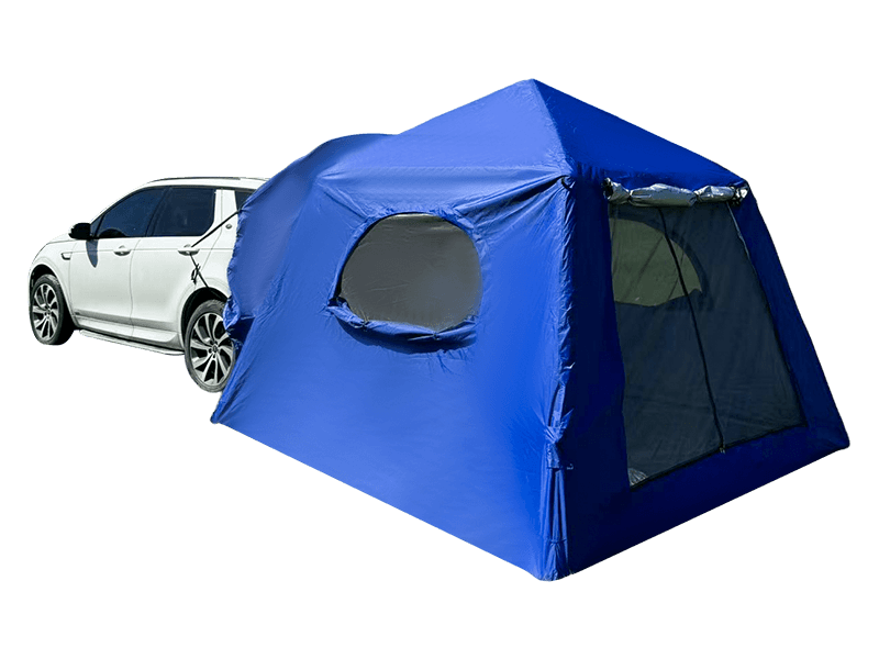 Autokempingový stan namontovaný vzadu